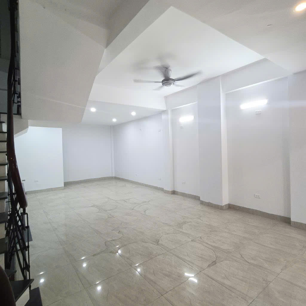 CỰC GẤP! Đang bán nhà Đền Lừ Dòng tiền Gà đẻ trứng vàng. 71m 6T - 14 phòng KK. 900 triệu/suýt 1 tỷ/ - Ảnh 1